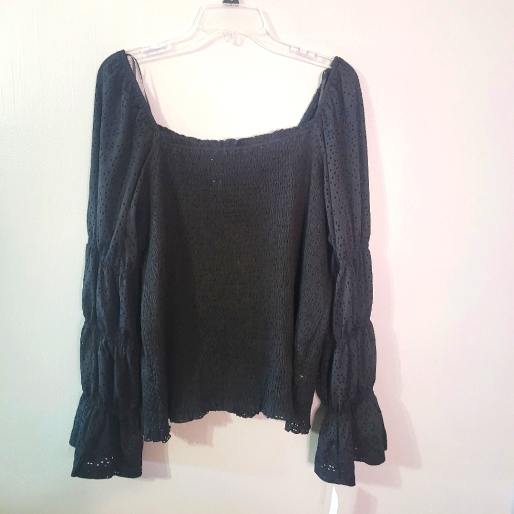 NWT Grace and Karma black top with bell sleeves. Size 1x.